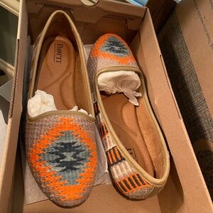 Born NWT woven loafer